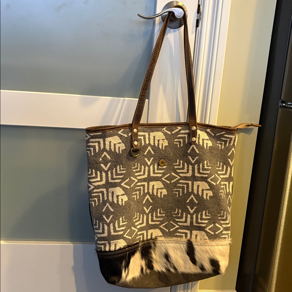 Myra Leather and canvas Weekender Tote Bag with Geometric Pattern - Gray & Cream